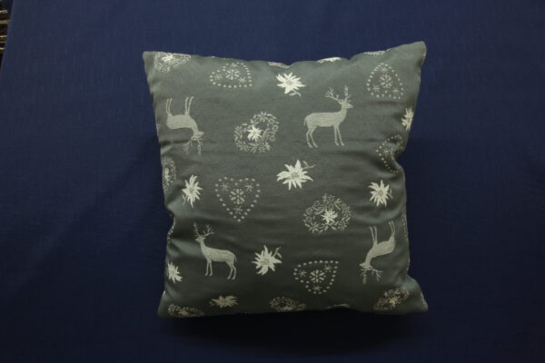 Kissenhülle 3302 grau mit Hirsch-, Edelweiss- und Herzerl- Motiven in hellgrau