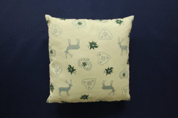 Kissenhülle 3306 beige, Hirsch-, Edelweiss- und Herzerl- Motive in grün